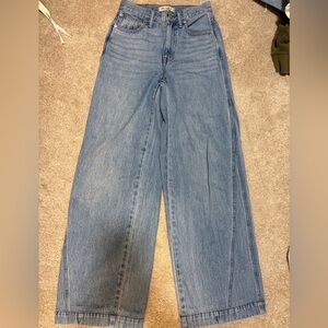 *Hemmed Madewell super wide leg Jean with side design